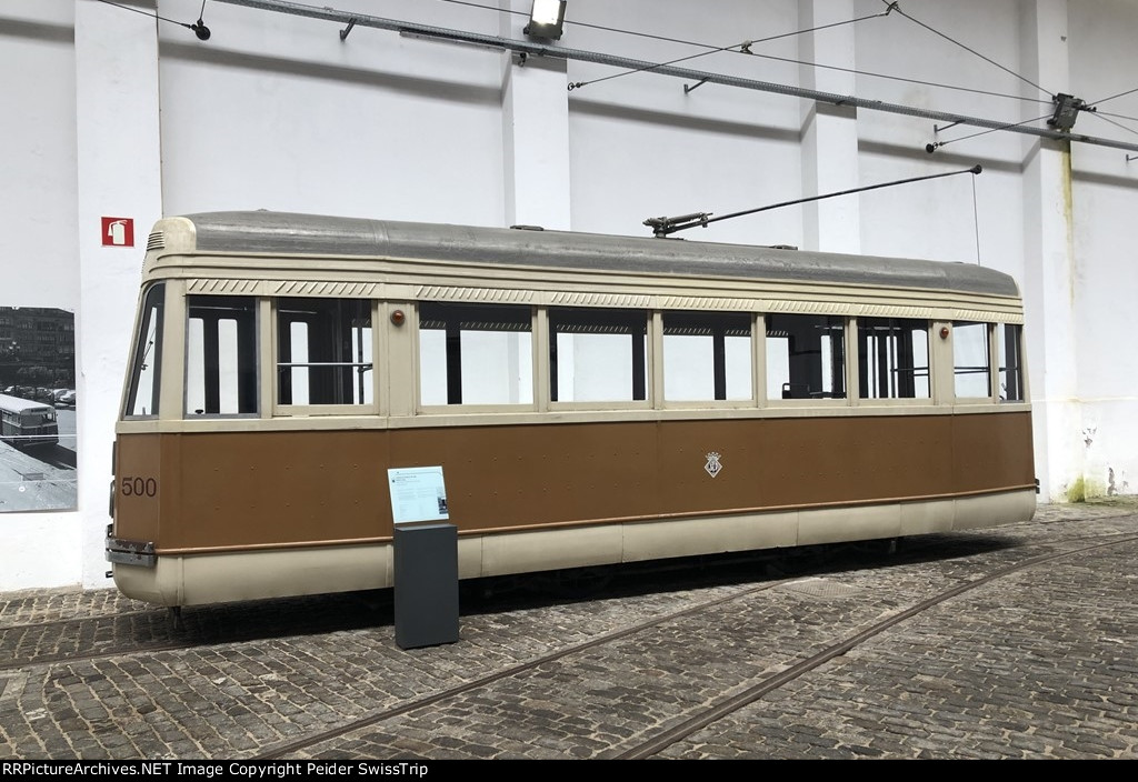 Historic streetcars in Porto